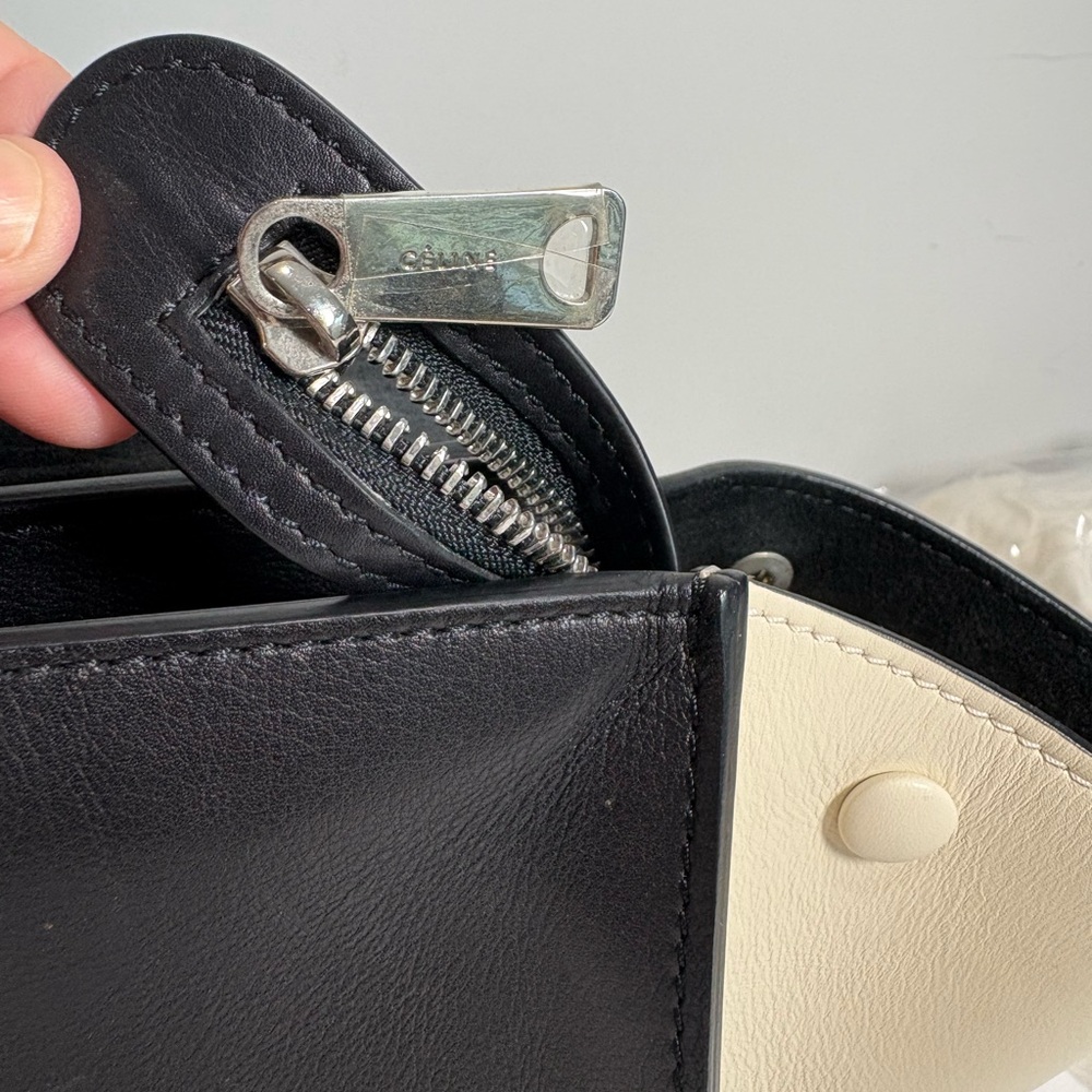Authentic CELINE  Tri color trapeze bag LUGGAGE w duster, cards & certificate - Picture 10 of 16